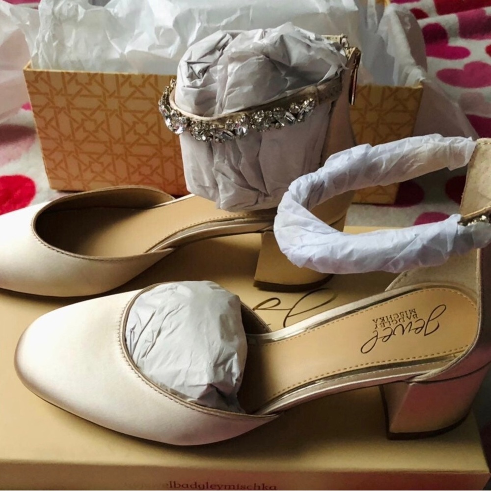 BRAND NEW Jewel Badgley Mischka Women's Cathleen Evening Pump